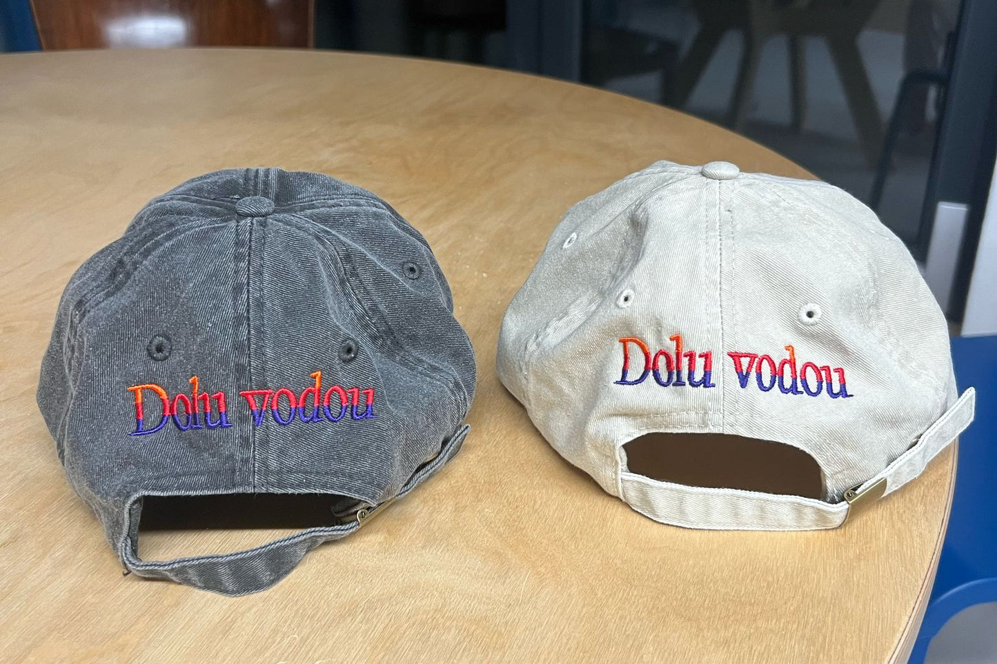 Šiltovka Láska Dolu vodou black
